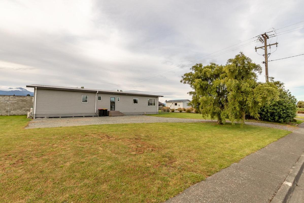 Poppa Pete'S - Te Anau Holiday Home Екстер'єр фото