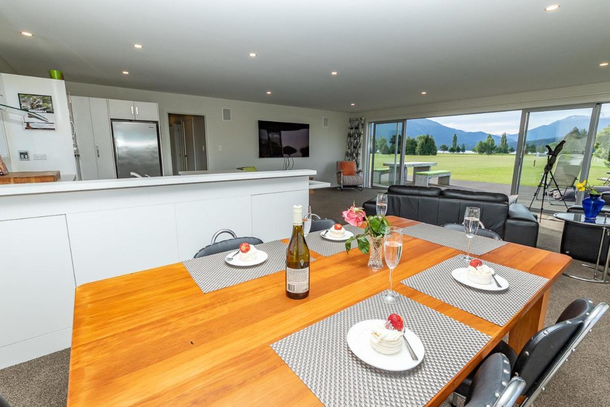 Poppa Pete'S - Te Anau Holiday Home Екстер'єр фото