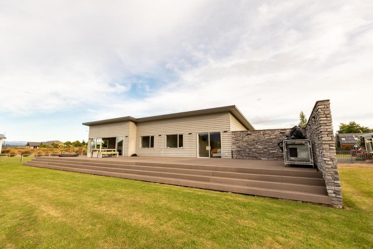 Poppa Pete'S - Te Anau Holiday Home Екстер'єр фото