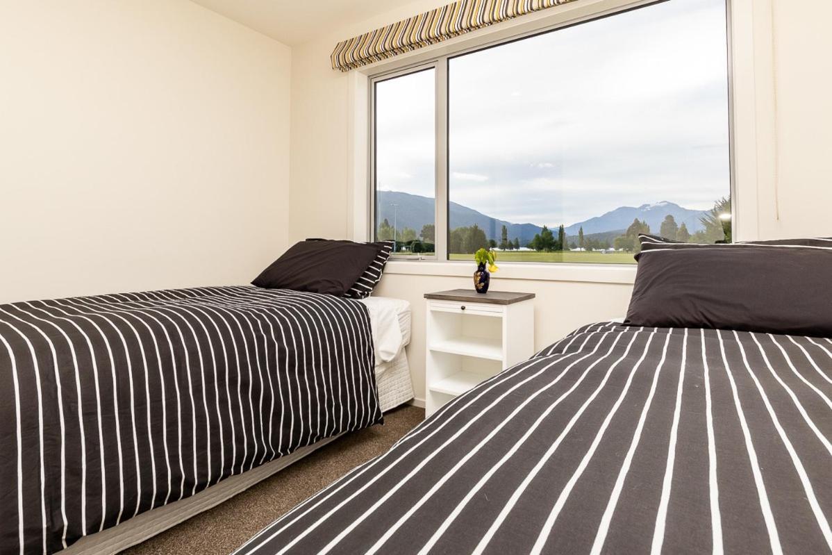 Poppa Pete'S - Te Anau Holiday Home Екстер'єр фото