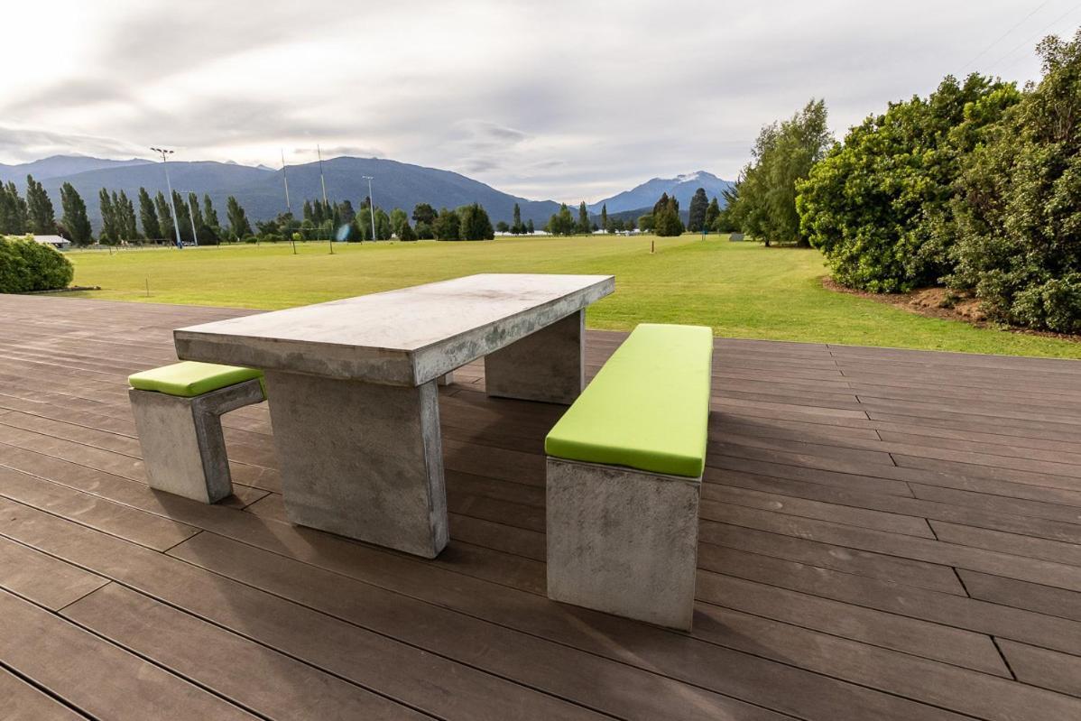 Poppa Pete'S - Te Anau Holiday Home Екстер'єр фото